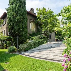 https://ronco-dellabate.it-lombardy.com